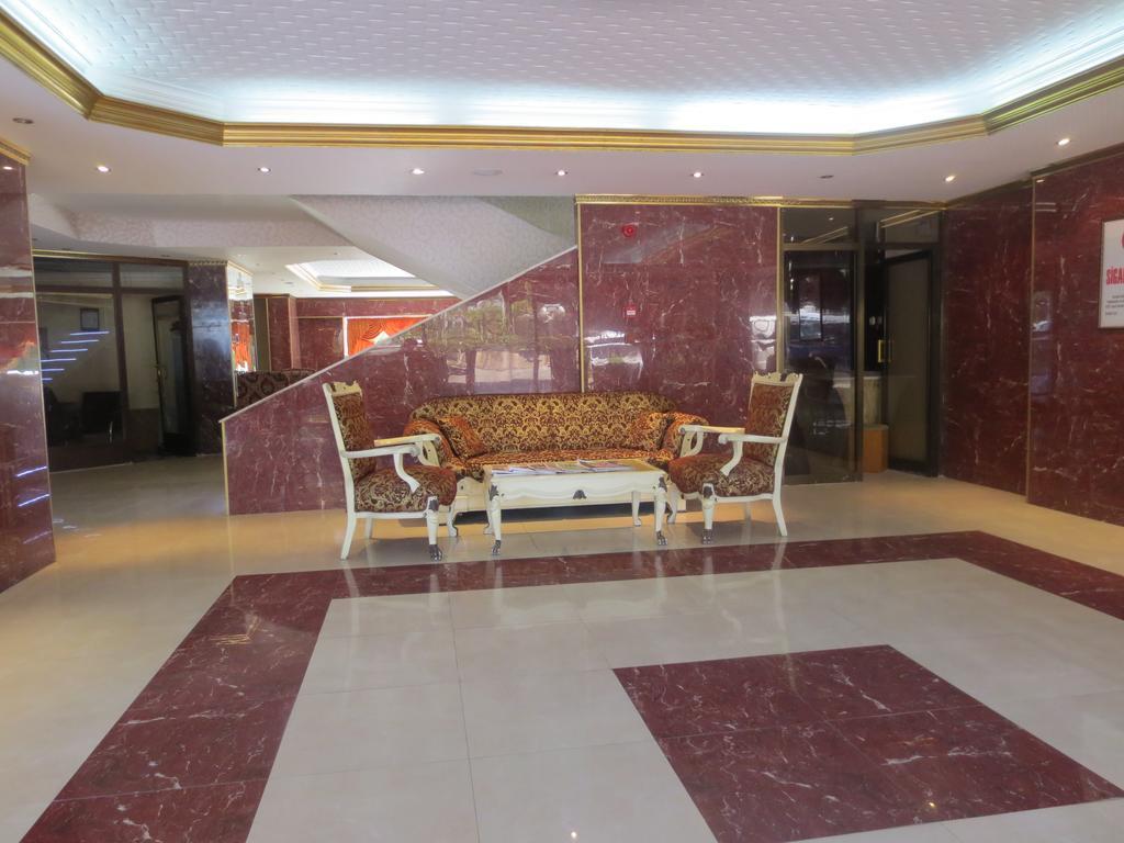 Otel Eyna 3*